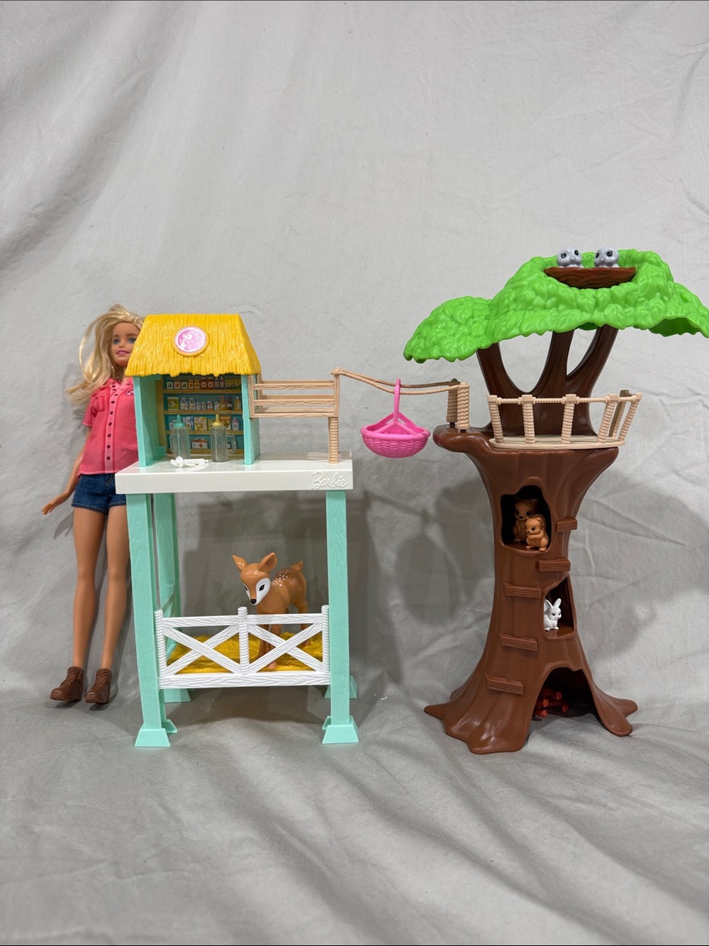Barbie Animal Rescuer Doll Woodland Forest Rescue Care Center Shelter & Playset